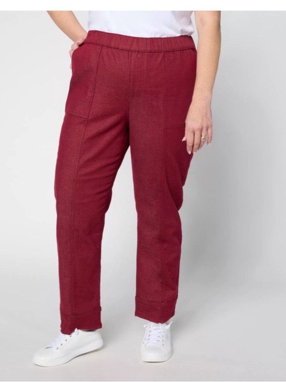 NWOT LOGO by Lori Goldstein Regular Colored Tapered Leg Ankle Jeans.